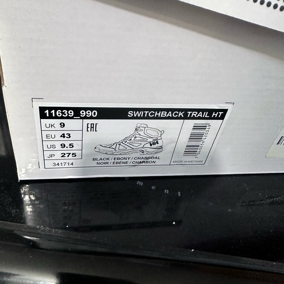 Two pairs men’s helly Hansen shoes and hiking boots new - Picture 6 of 6